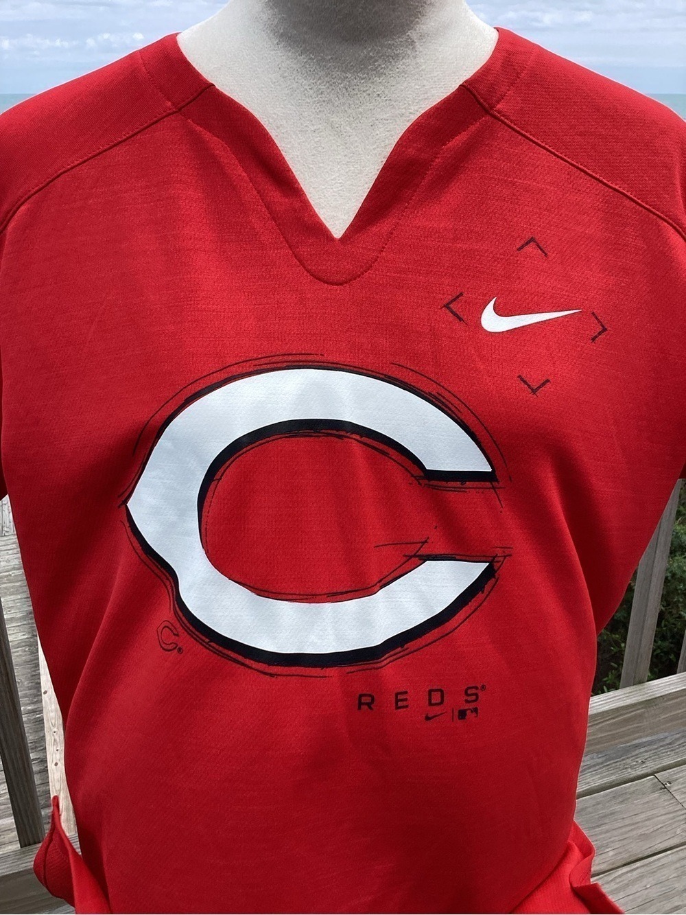 Cincinnati Reds Nike Women’s V-neck